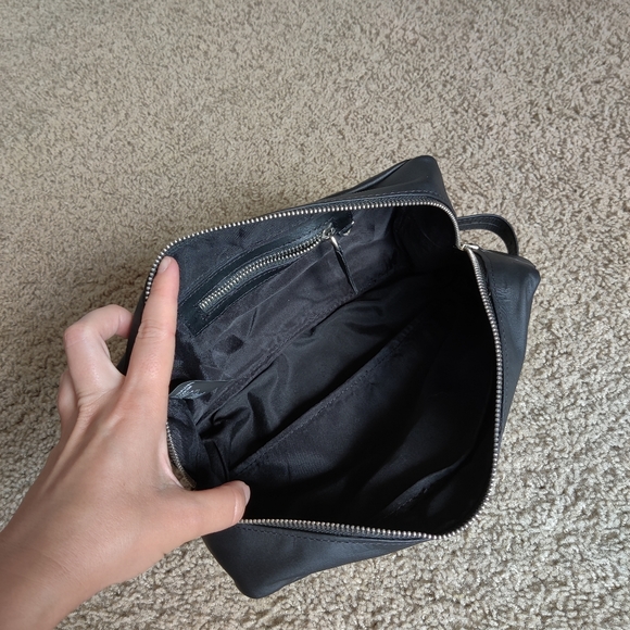 NEW Bolongaro Trevor Leather toiletry Bag - Picture 7 of 8